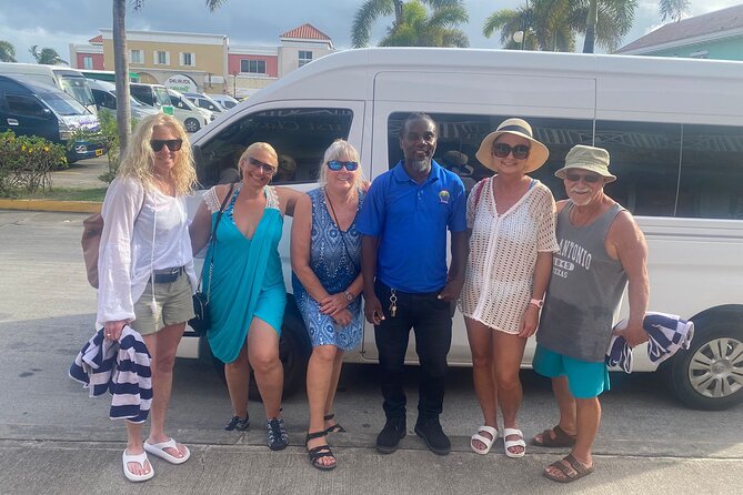 City Tour, Timothy Hill Lookout and South Friars Beach - Getting started at Porte Zante: pickup, A/C, and a mobile ticket