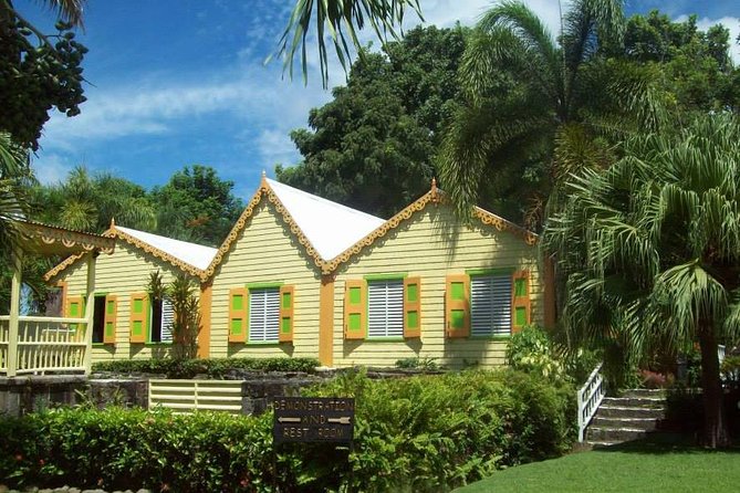 Half-Island Tour of St Kitts - Romney Manor grounds in 15 minutes: what you should look for