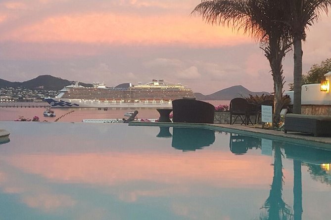 Palms Court Gardens and Restaurant Day Pass - The Infinity Pool and Jacuzzi Setup You’ll Actually Use