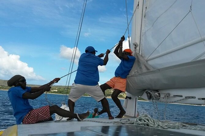 Snorkel Lunch & Lounge: Bluewater or Snorkel and Lunch: Leeward - Should you book Snorkel Lunch and Lounge for St Kitts?